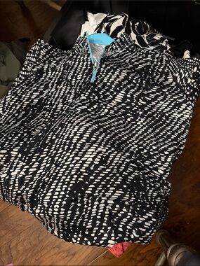Tail Black and White Printed Top with Blue Accent